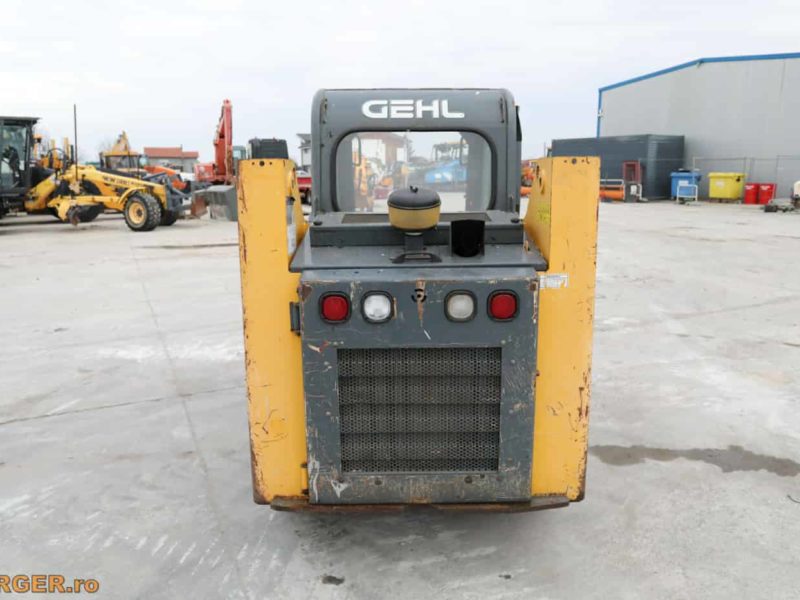 Mini-incarcator Gehl R135