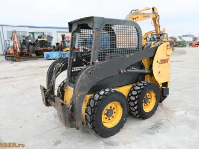 Mini-incarcator New Holland L215