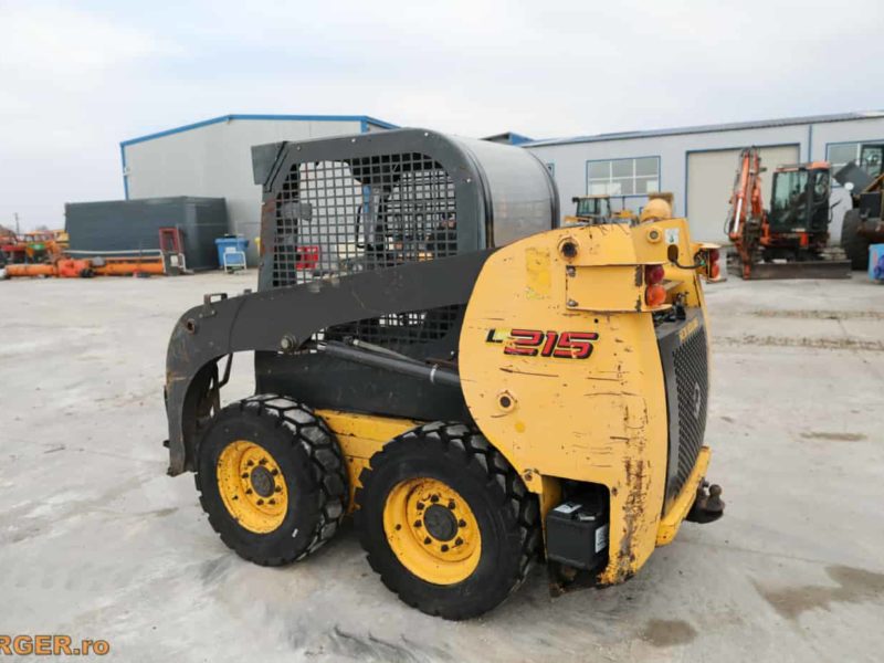 Mini-incarcator New Holland L215