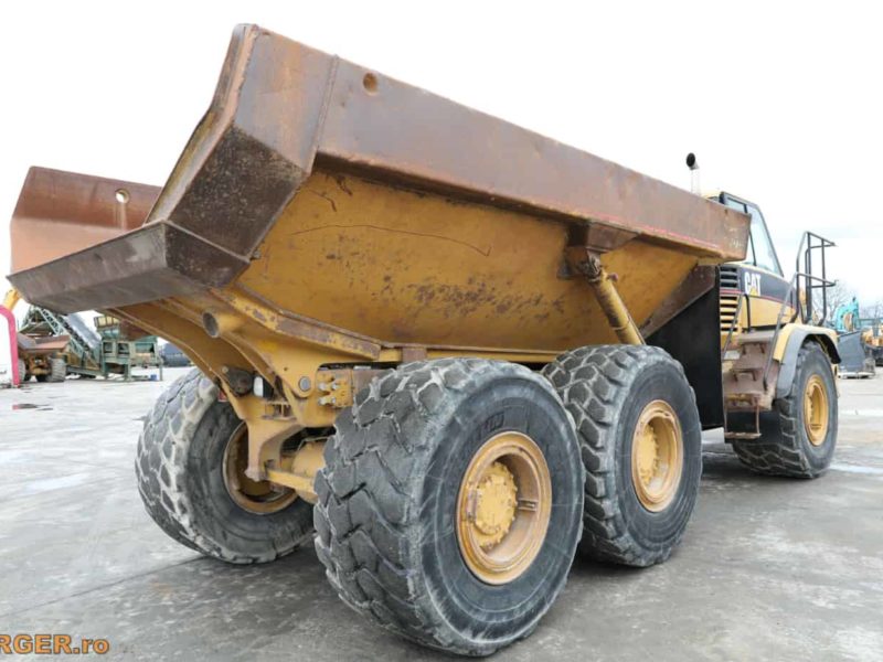 Dumper articulat Caterpillar 730
