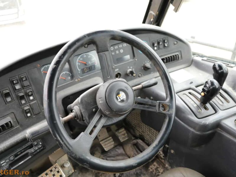 Dumper articulat Caterpillar 730