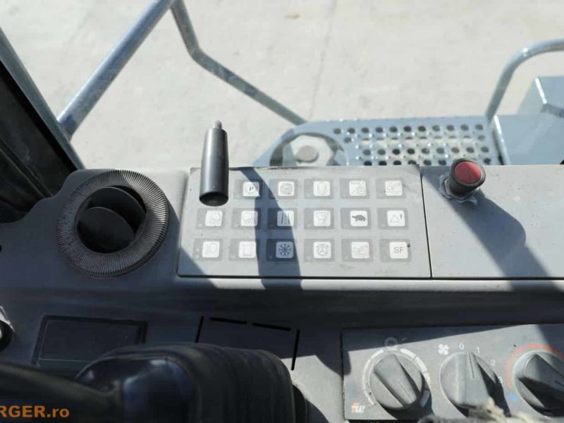 Incarcator frontal Liebherr L544