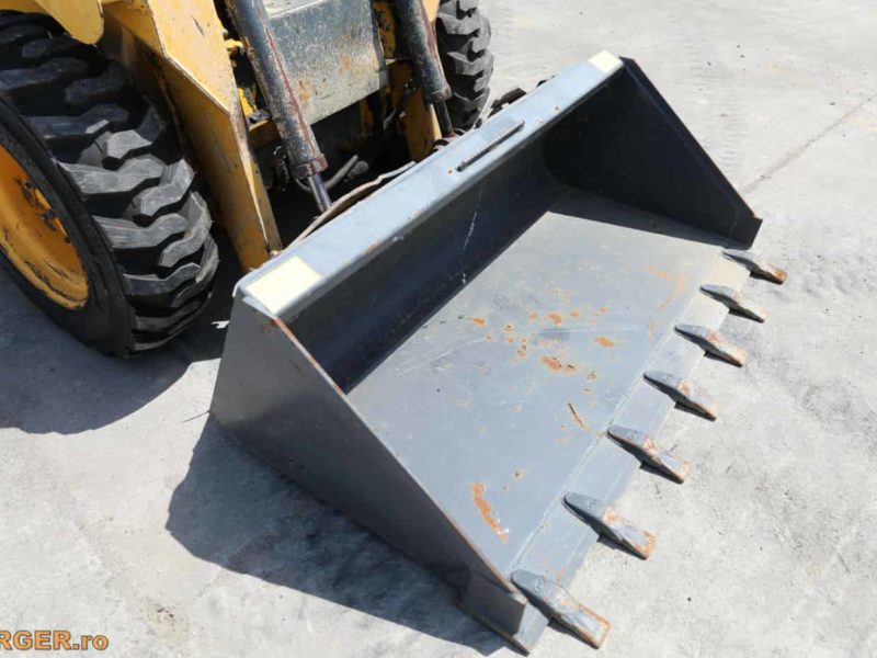 Mini-incarcator Gehl 4240