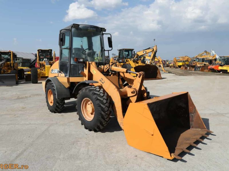 Incarcator frontal Case 221 D