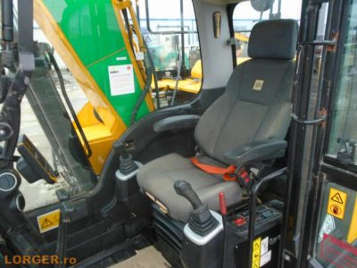 Excavator pe senile JCB JS131 LC+