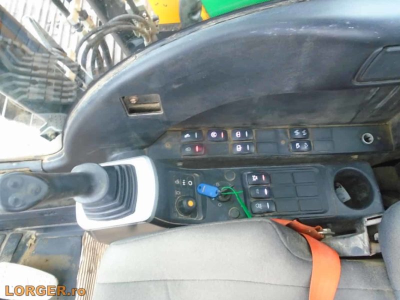 Excavator pe senile JCB JS131 LC+