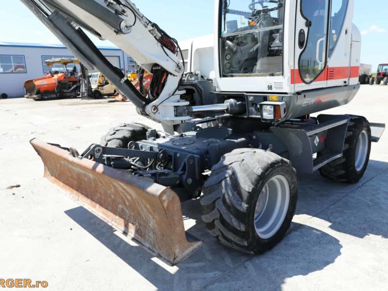 Excavator pe pneuri Wacker Neuson EW100 